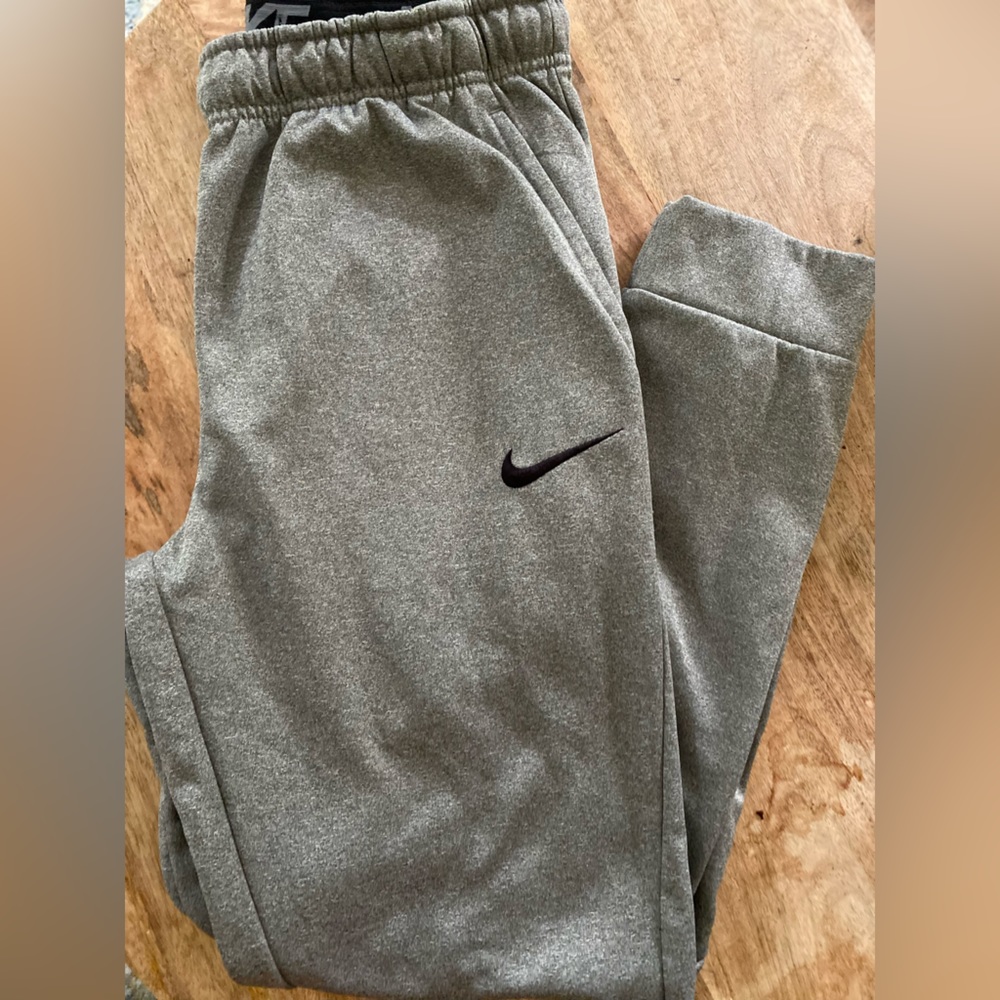 Nike Joggers - M